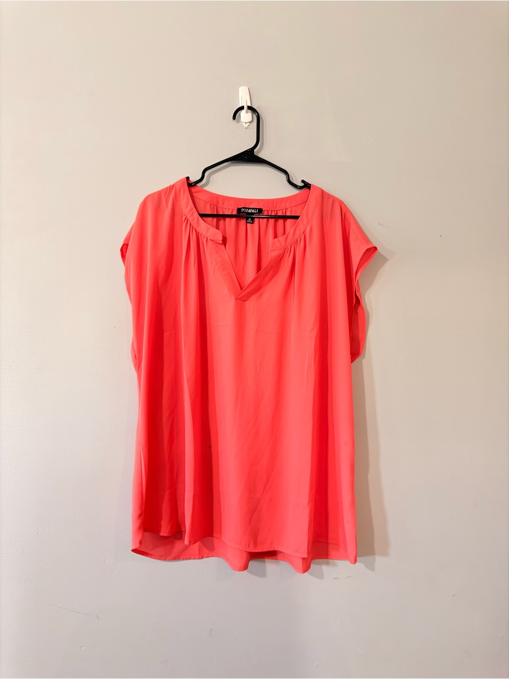 Roz & Ali Women’s 2X Coral Pink Split Neck Blouse Plus Size Work Top